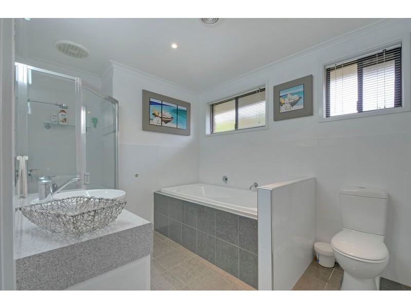 30 Scorpio Drive, Moe VIC 3825