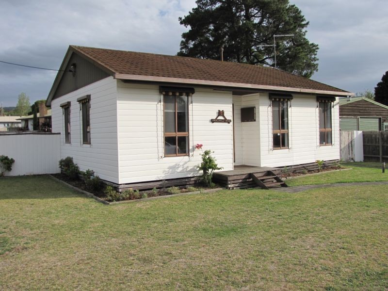 5 Marshall Avenue, Moe VIC 3825