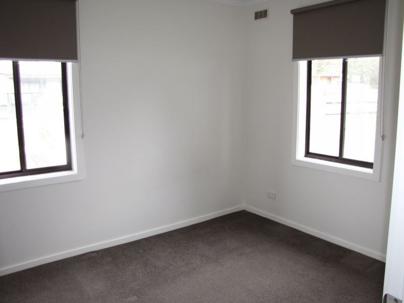 5 Marshall Avenue, Moe VIC 3825