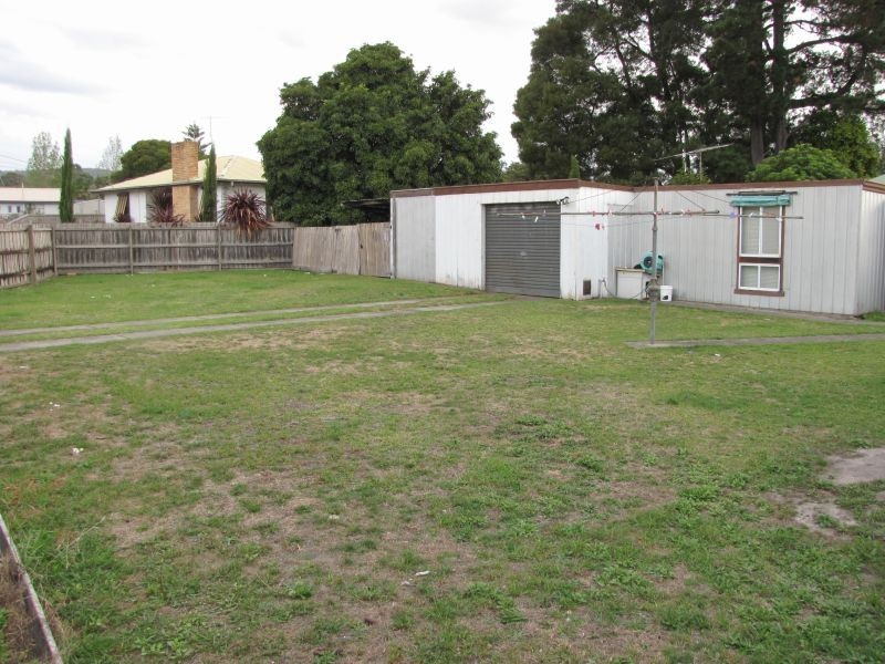 5 Marshall Avenue, Moe VIC 3825