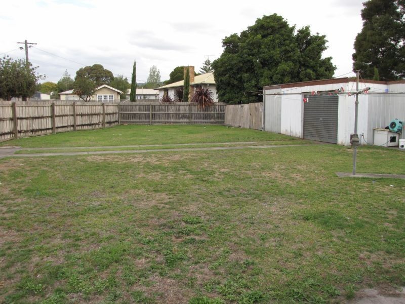 5 Marshall Avenue, Moe VIC 3825