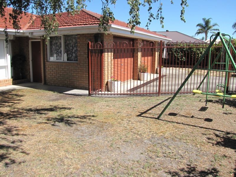 11 Barton Street, Newborough VIC 3825