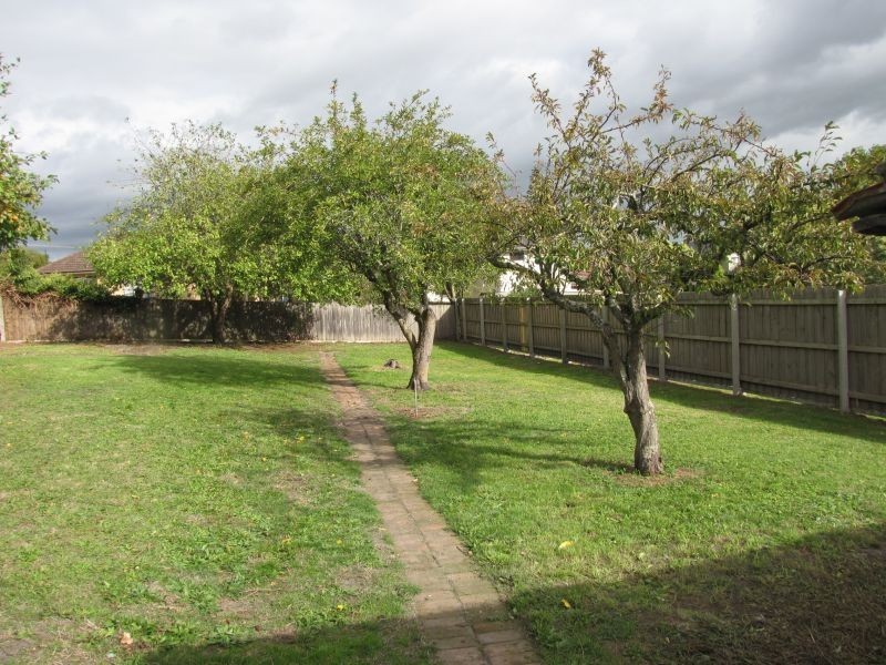 15 William Street, Newborough VIC 3825