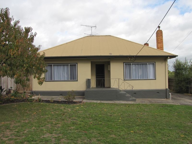 15 William Street, Newborough VIC 3825