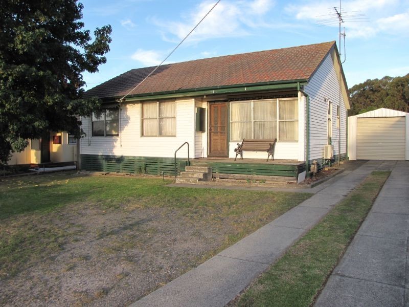 19 Staff Street, Moe VIC 3825