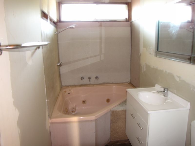 19 Staff Street, Moe VIC 3825