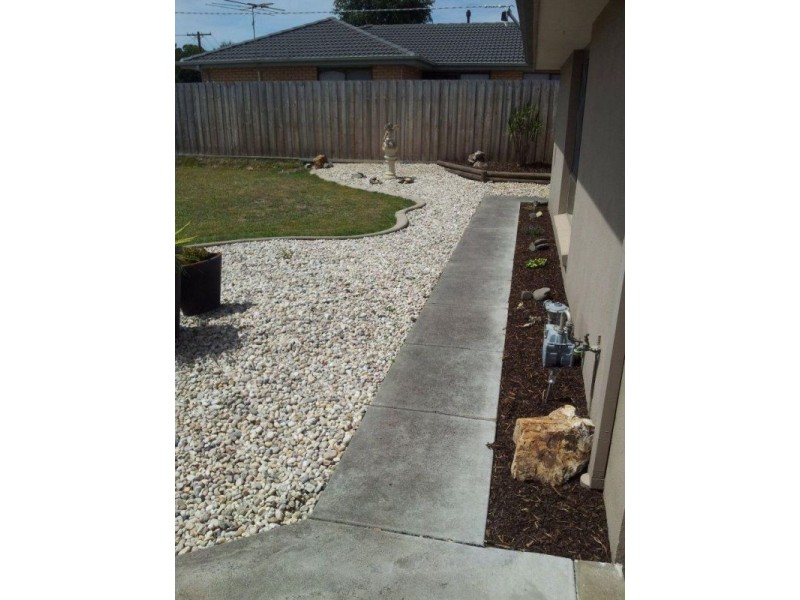 7 Libra Crescent, Moe VIC 3825