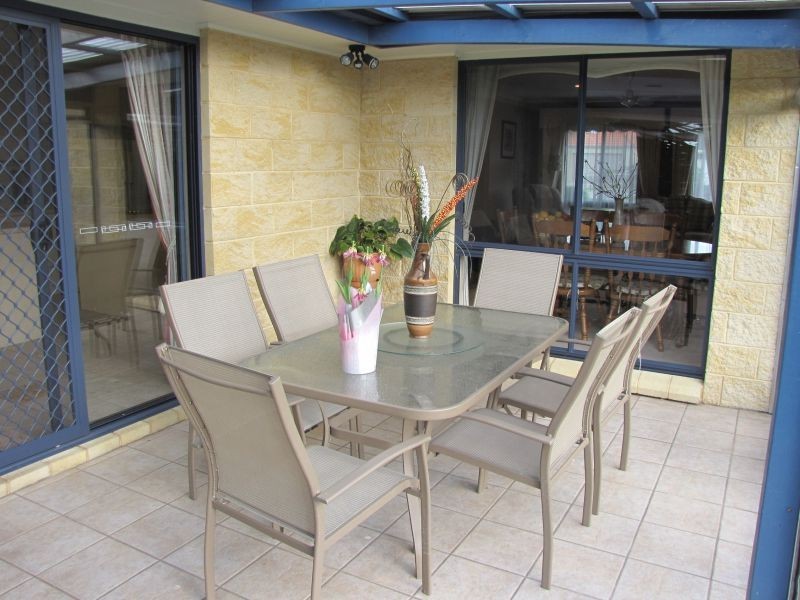 11 Crombe Court, Newborough VIC 3825