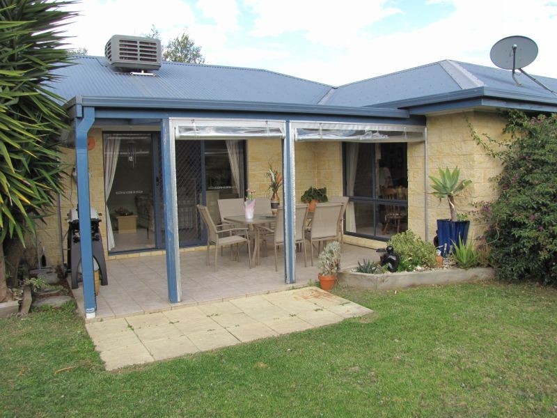 11 Crombe Court, Newborough VIC 3825