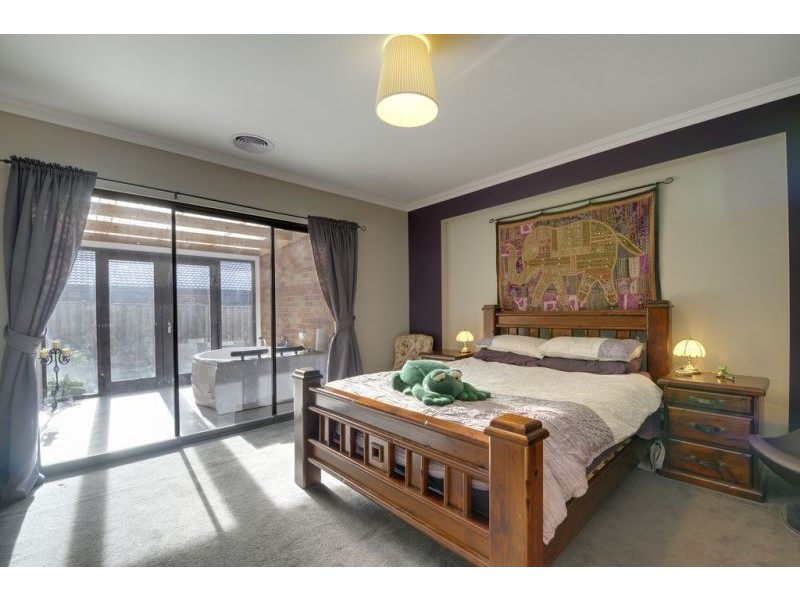 9 Harrison Boulevard, Newborough VIC 3825