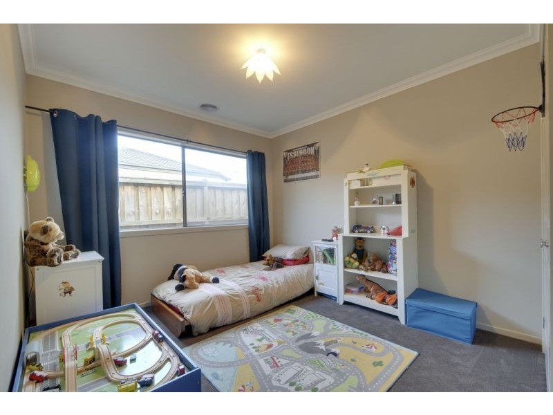 9 Harrison Boulevard, Newborough VIC 3825