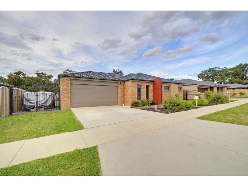 9 Harrison Boulevard, Newborough VIC 3825