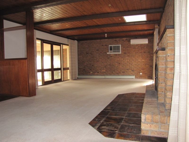 4 Alpha Court, Moe VIC 3825