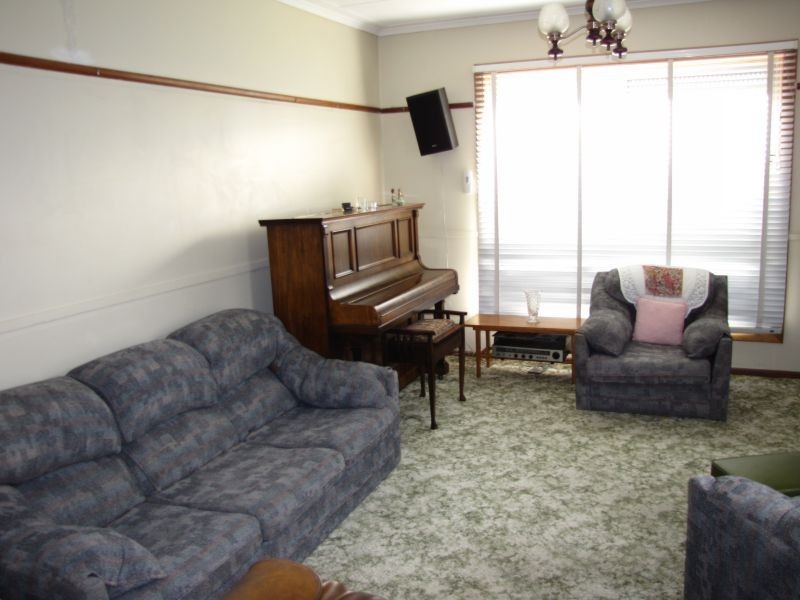 17 Elizabeth Street, Moe VIC 3825