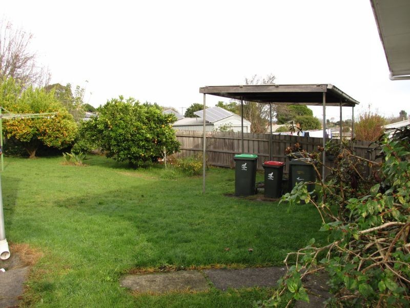 17 Elizabeth Street, Moe VIC 3825