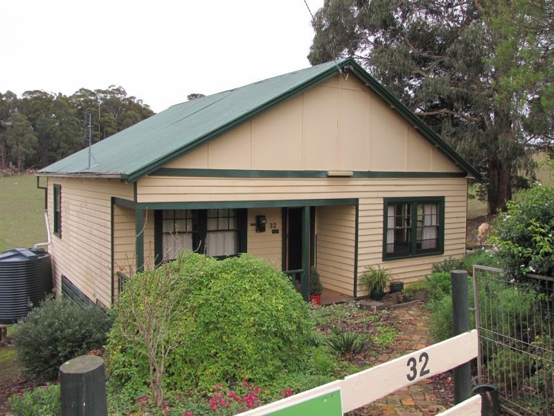 32 School Road, Erica VIC 3825