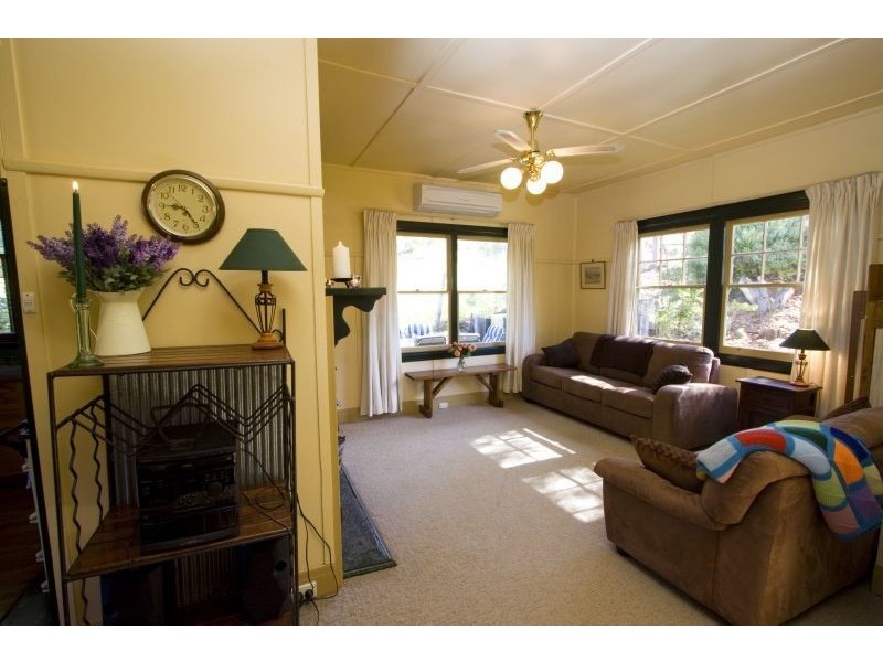 32 School Road, Erica VIC 3825