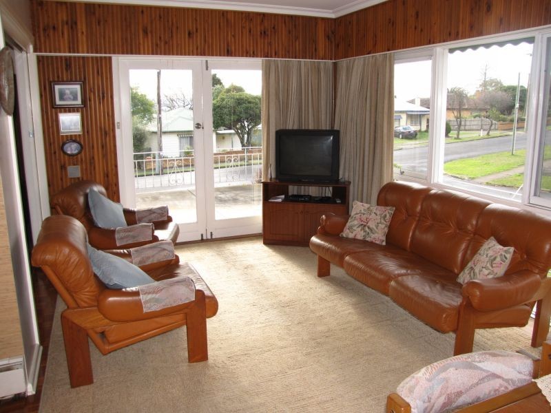 19 Ford Avenue, Newborough VIC 3825