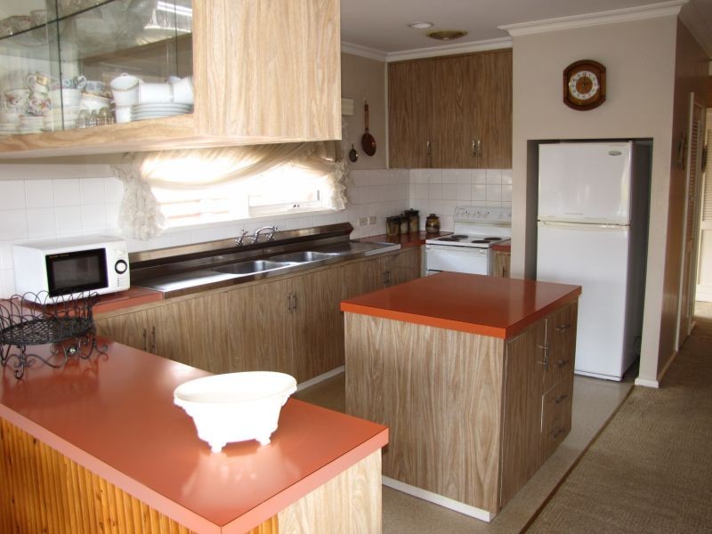 19 Ford Avenue, Newborough VIC 3825