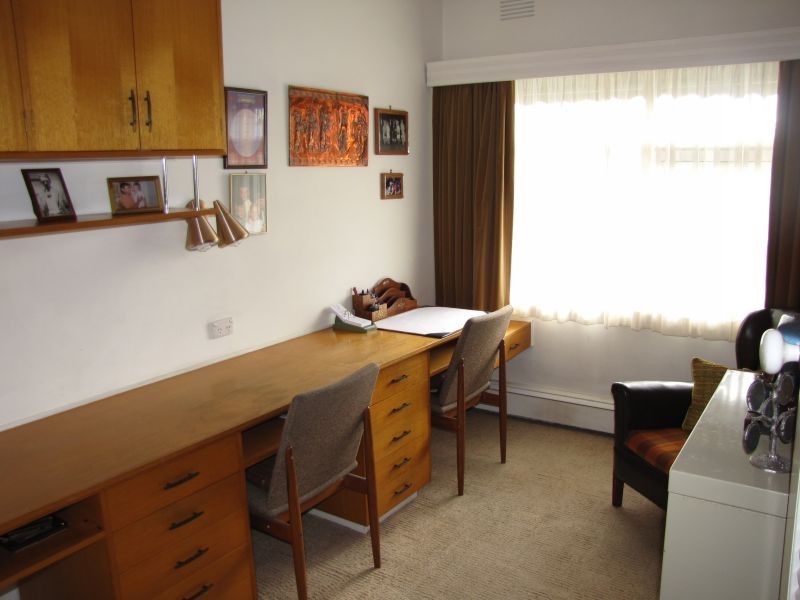 19 Ford Avenue, Newborough VIC 3825