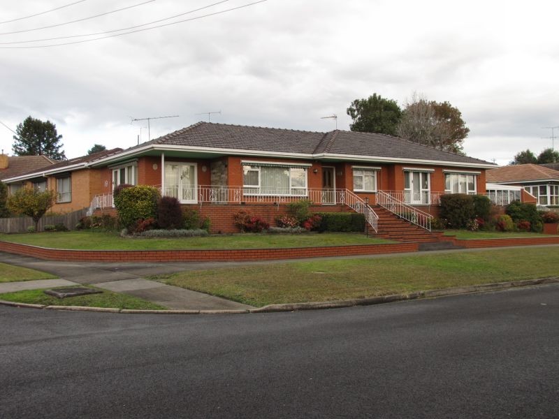 19 Ford Avenue, Newborough VIC 3825