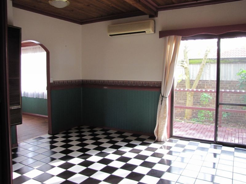 12 Bruce Street, Moe VIC 3825