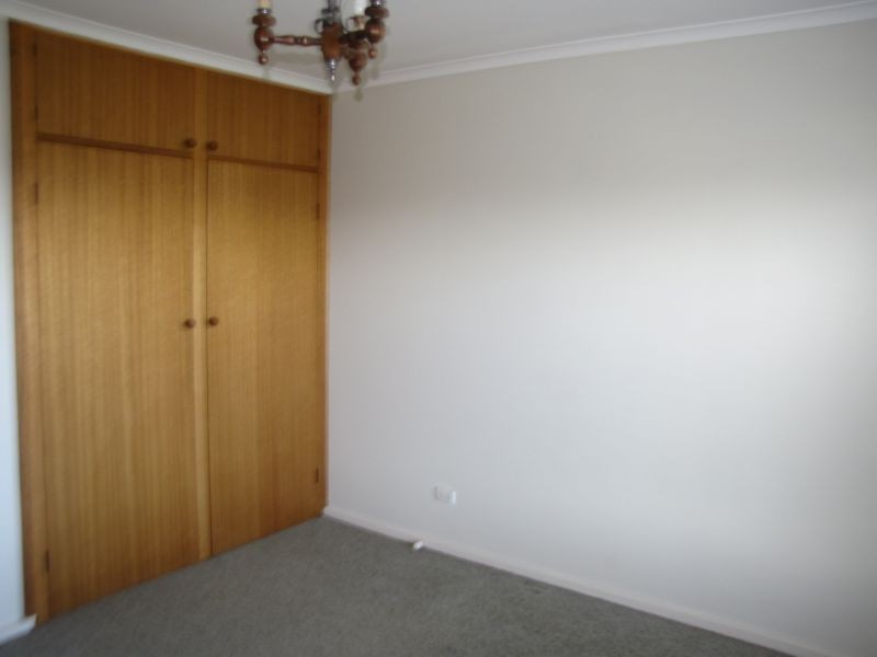 2/14 Balfour Street, Newborough VIC 3825