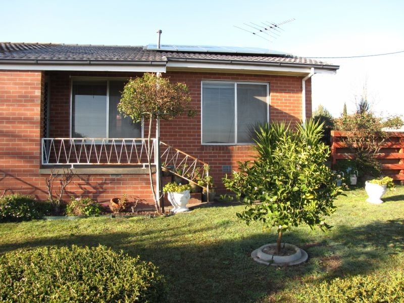 2/14 Balfour Street, Newborough VIC 3825