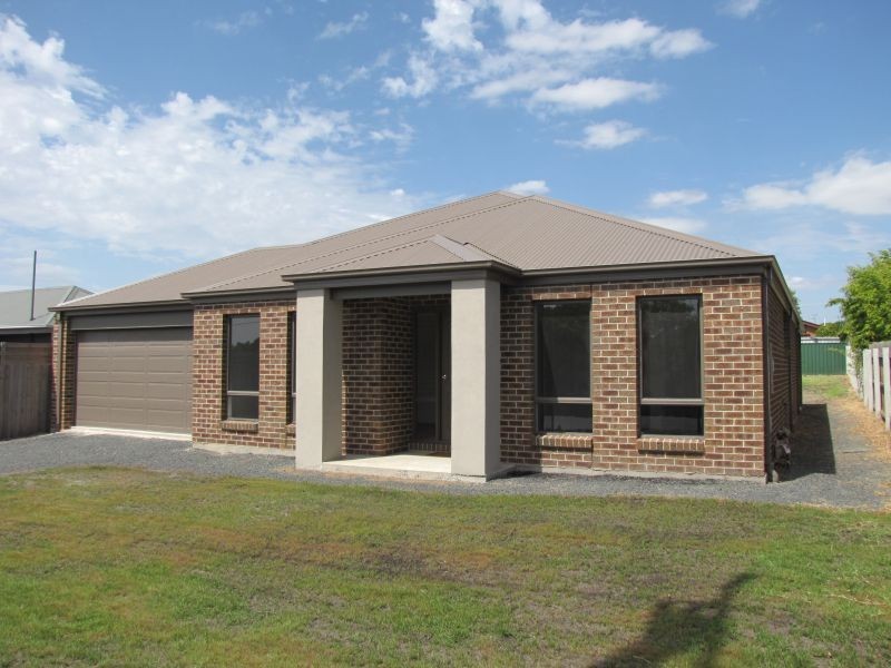 39 Watsons Road, Moe VIC 3825