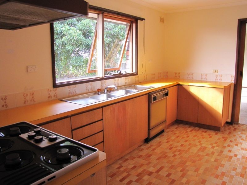 52 Cross Street, Newborough VIC 3825