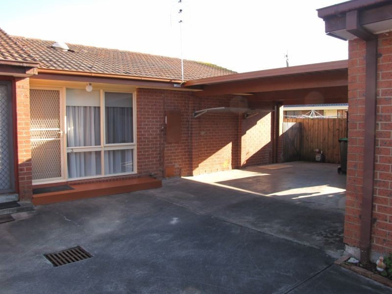 3/20 Saxtons Drive, Moe VIC 3825