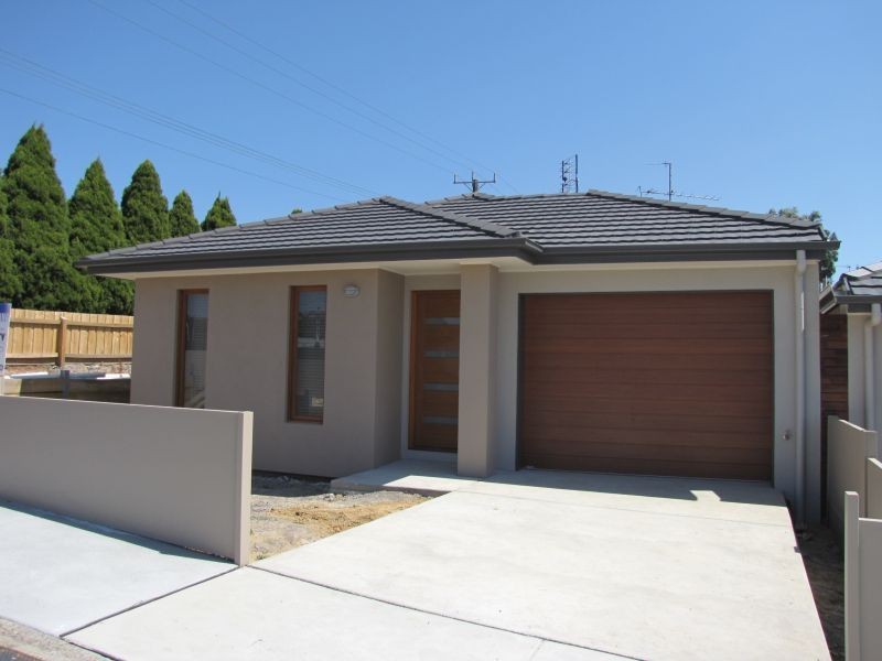 Unit 3/2C Boolarra Ave, Newborough VIC 3825