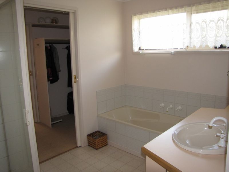 7 Tooronga Road, Willow Grove VIC 3825