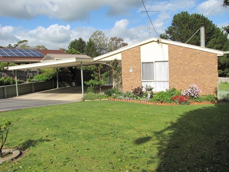7 Tooronga Road, Willow Grove VIC 3825