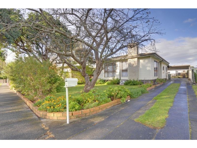 3 Alexander Avenue, Moe VIC 3825