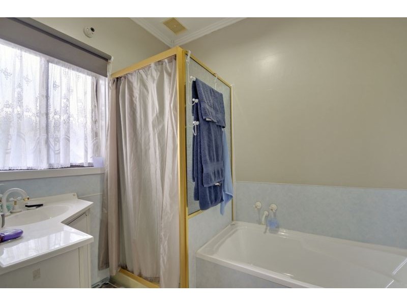 3 Alexander Avenue, Moe VIC 3825