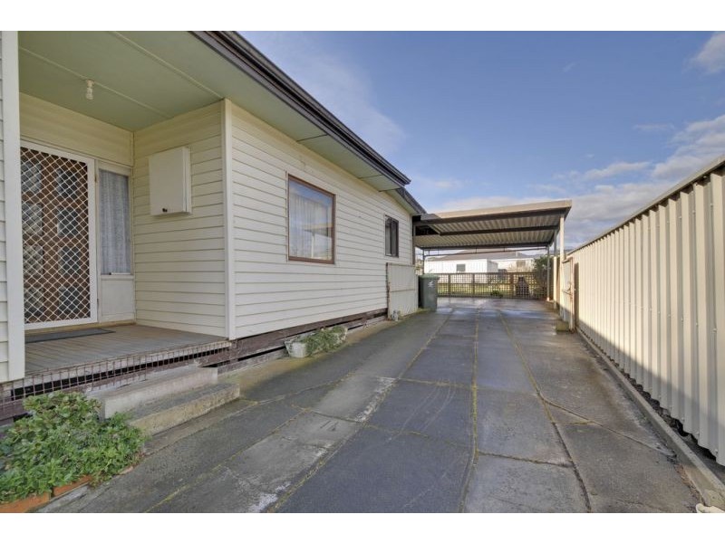 3 Alexander Avenue, Moe VIC 3825