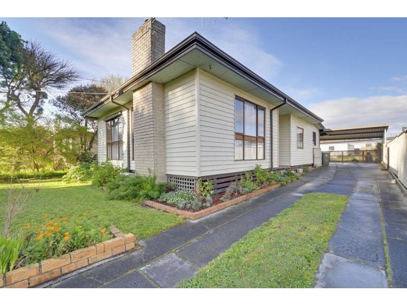 3 Alexander Avenue, Moe VIC 3825