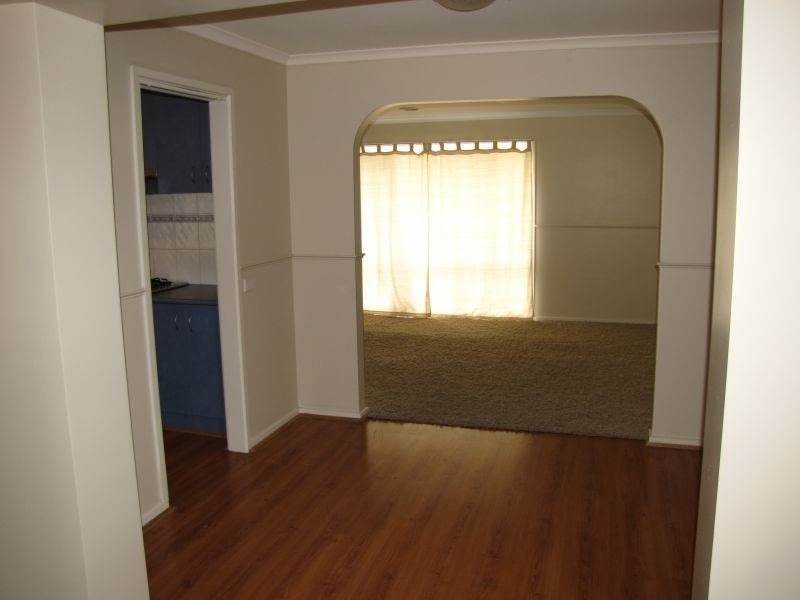 8 Fern Close, Newborough VIC 3825