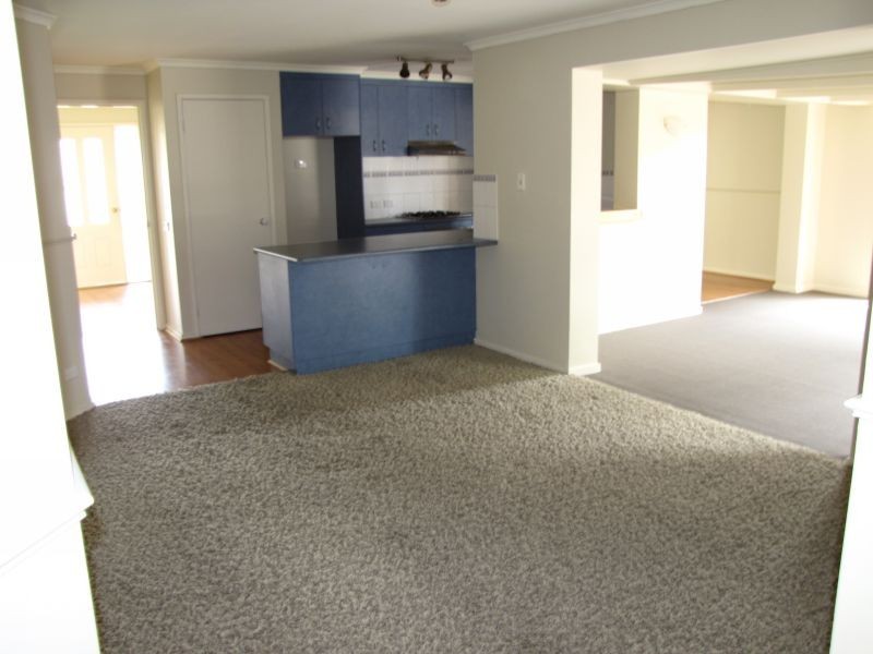 8 Fern Close, Newborough VIC 3825