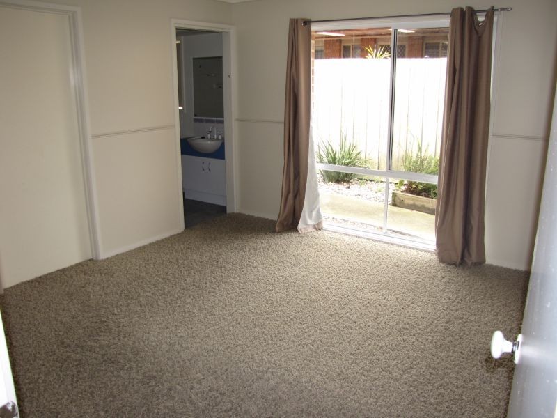 8 Fern Close, Newborough VIC 3825