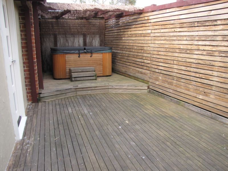 8 Fern Close, Newborough VIC 3825