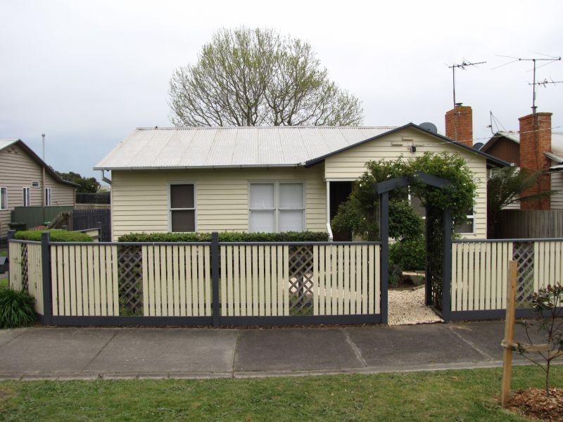 60 Service Road, Moe VIC 3825