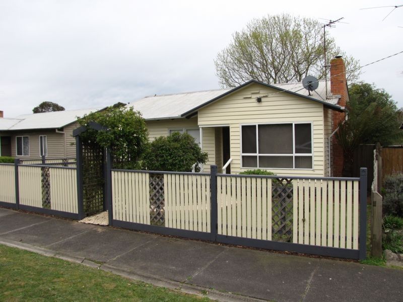 60 Service Road, Moe VIC 3825