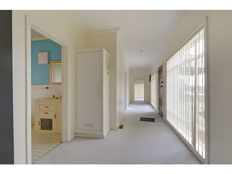 19 Heather Grove, Newborough VIC 3825