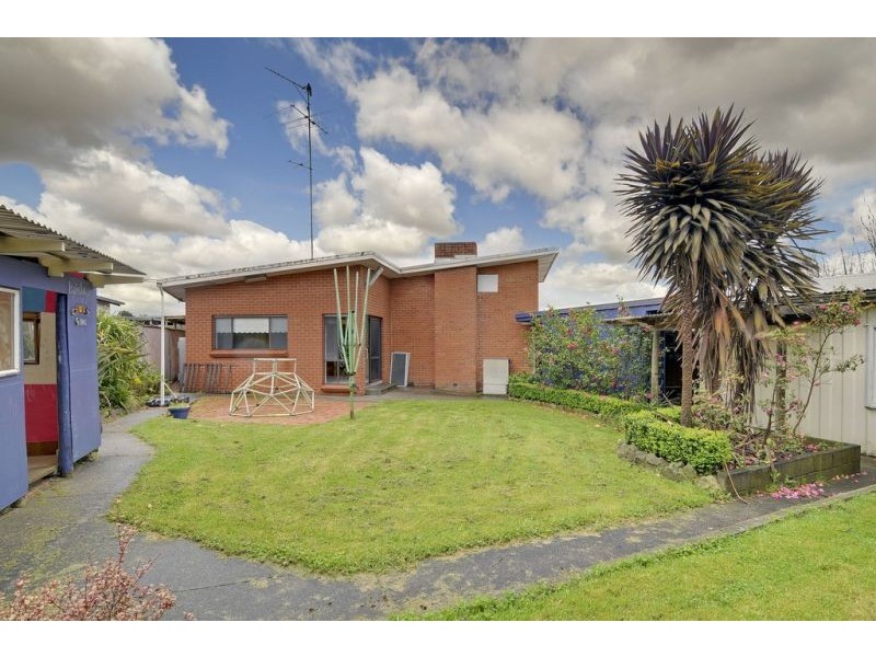 19 Heather Grove, Newborough VIC 3825