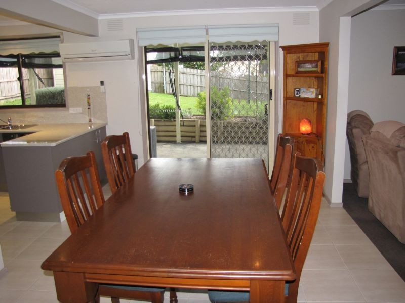 21 Cemetery Road, Moe VIC 3825