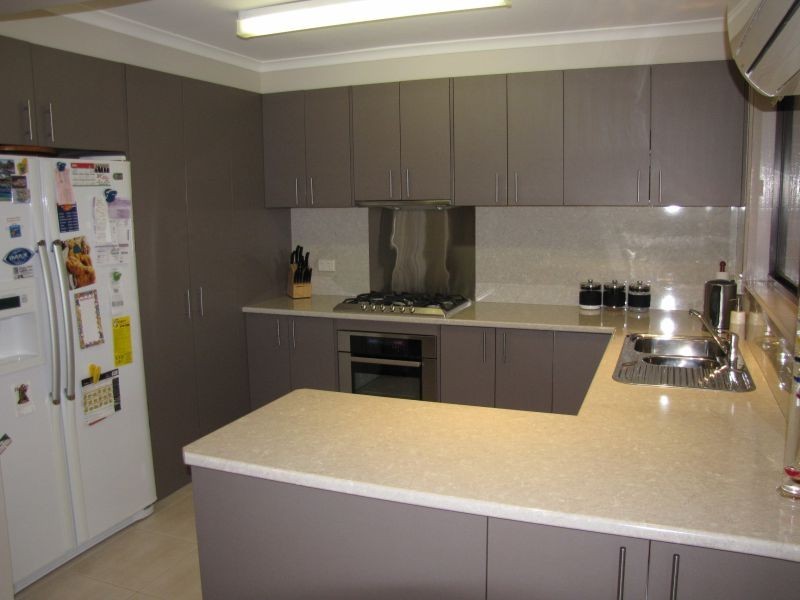 21 Cemetery Road, Moe VIC 3825