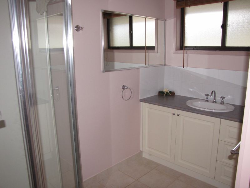 21 Cemetery Road, Moe VIC 3825