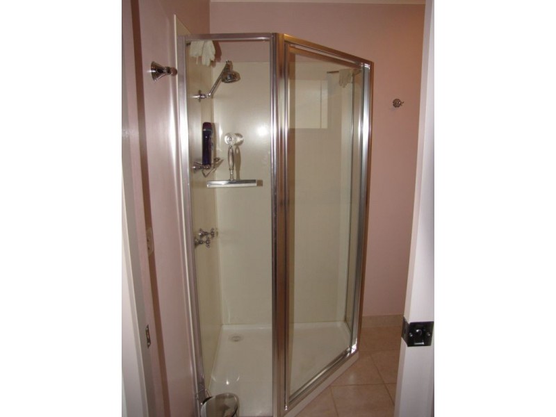 21 Cemetery Road, Moe VIC 3825